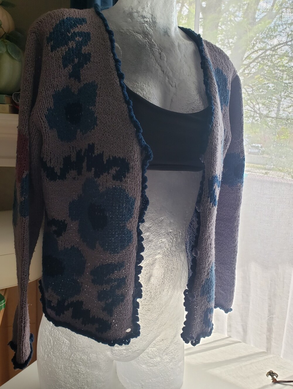 Vintage World Fork Art Imports  Floral Knit Button Cardigan Sweater